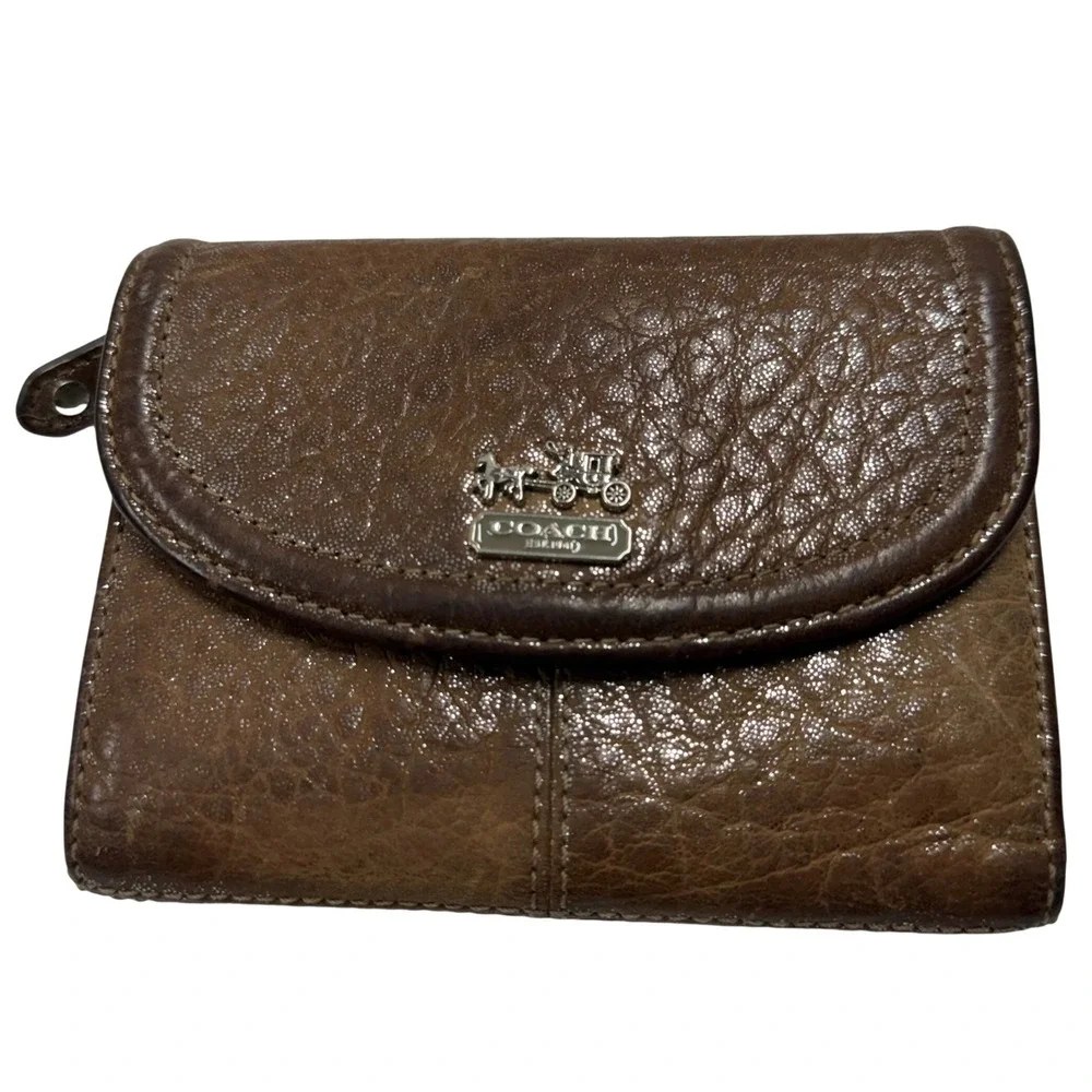 Coach Brown Pebbled Leather Trifold Wallet Silver Horse Carriage Logo Small
